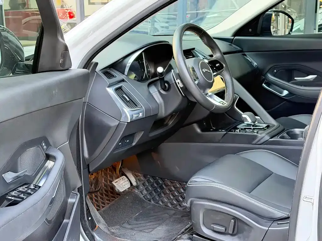 Jaguar E-PACE 2024 из CN, фото 2