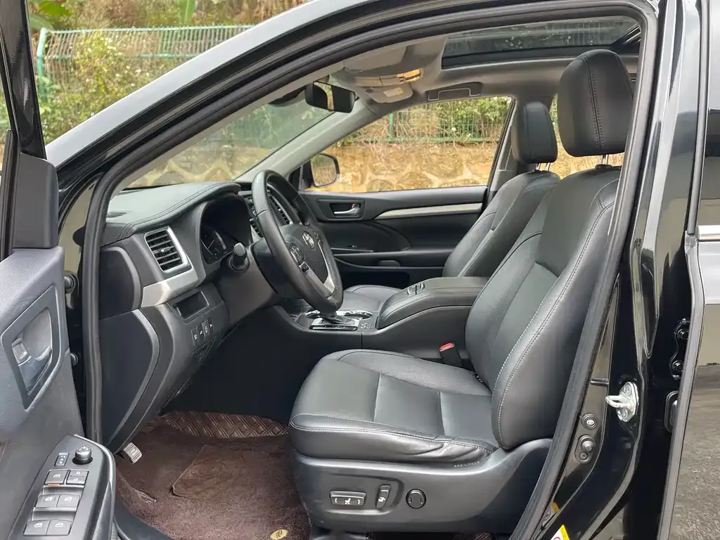 Toyota Highlander 2021 из CN, фото 3