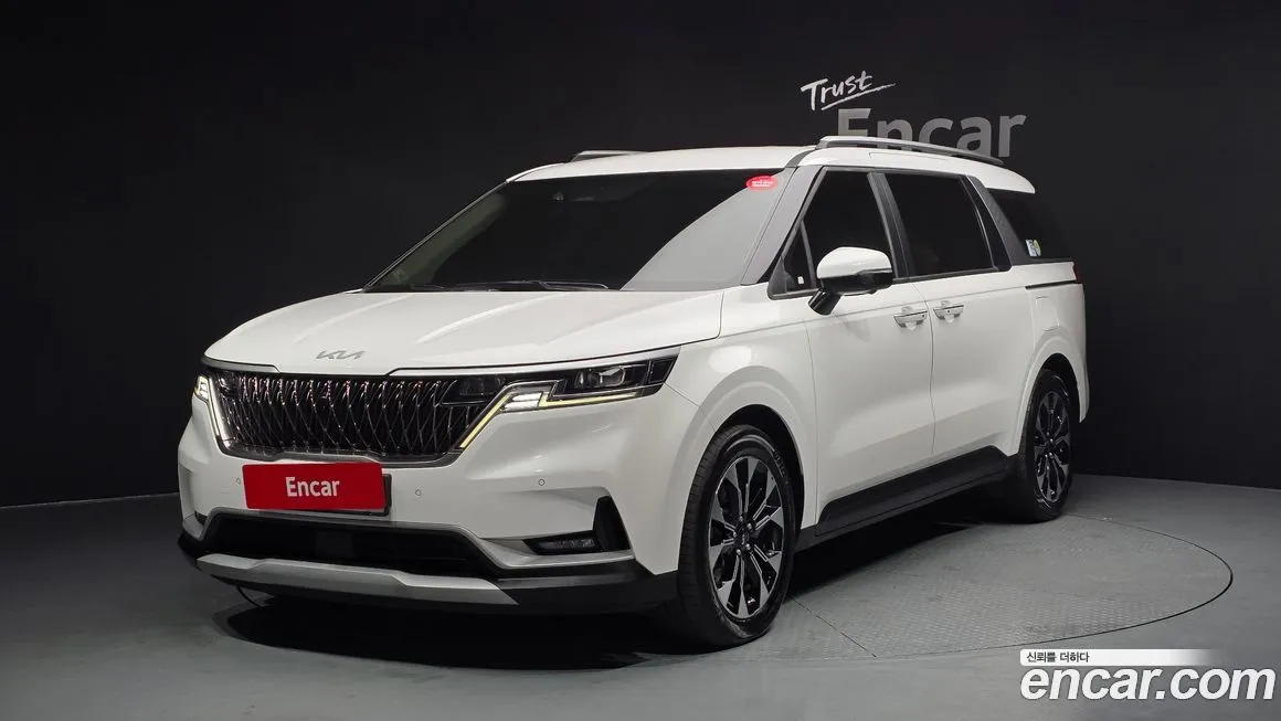 Kia Carnival — фото 1