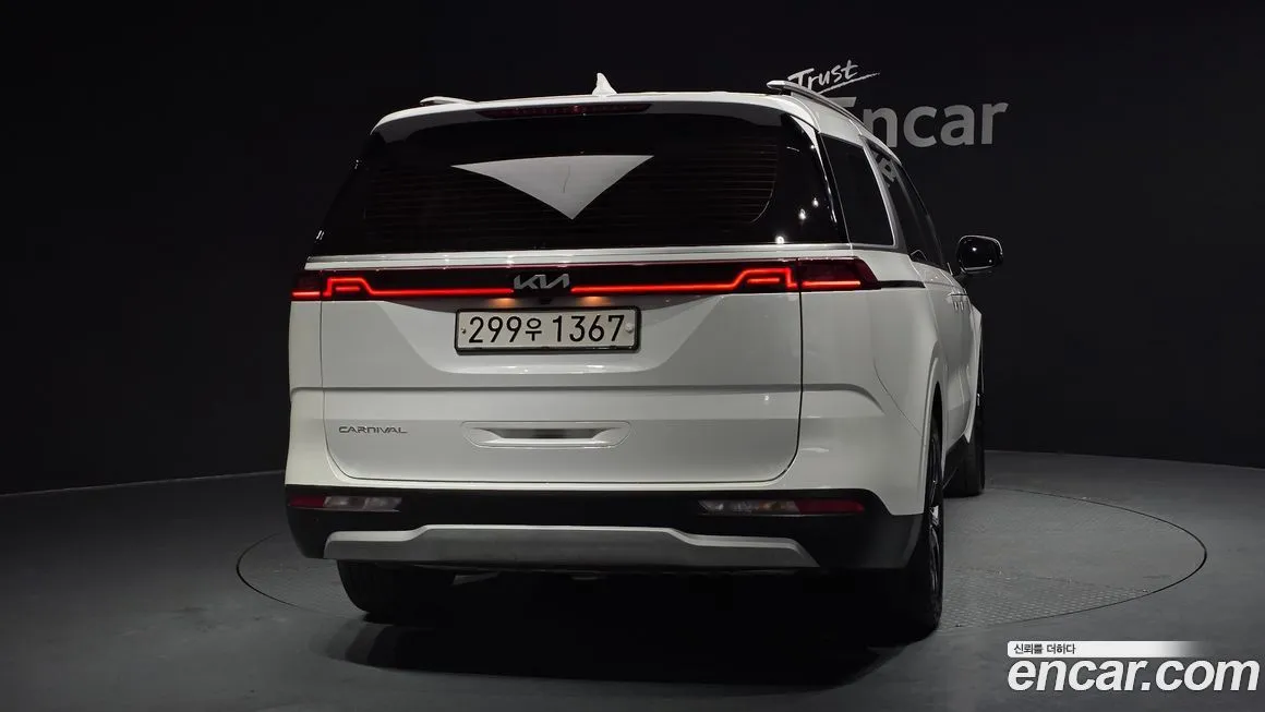 Kia Carnival — фото 4