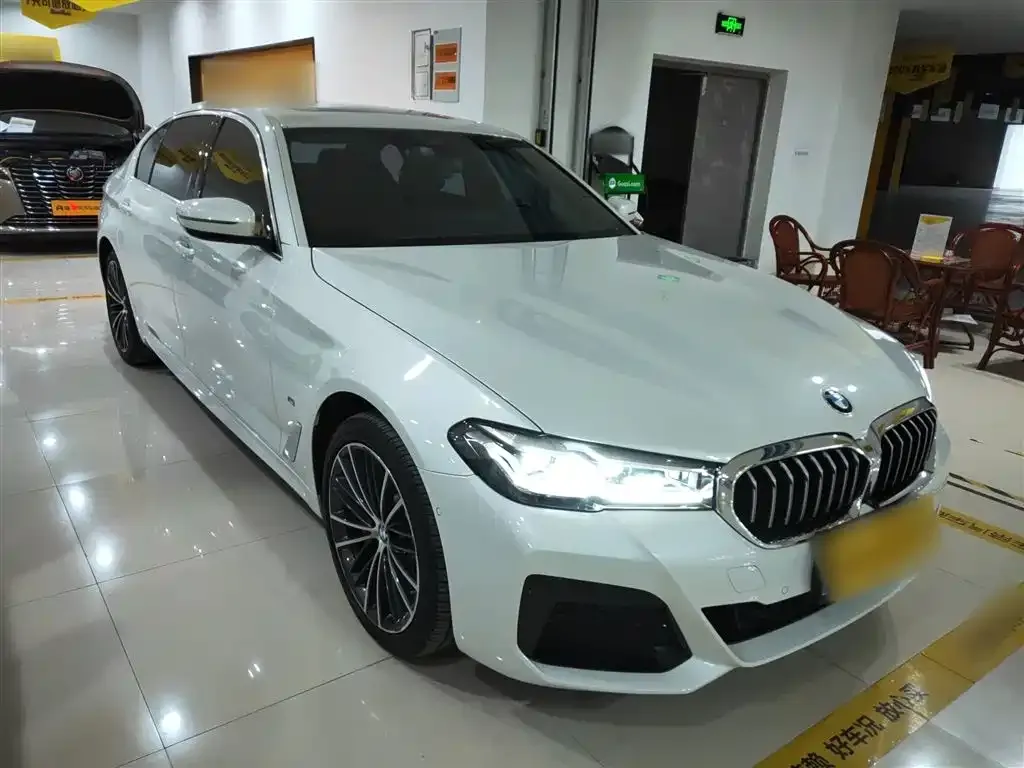 BMW 5 Series — фото 10