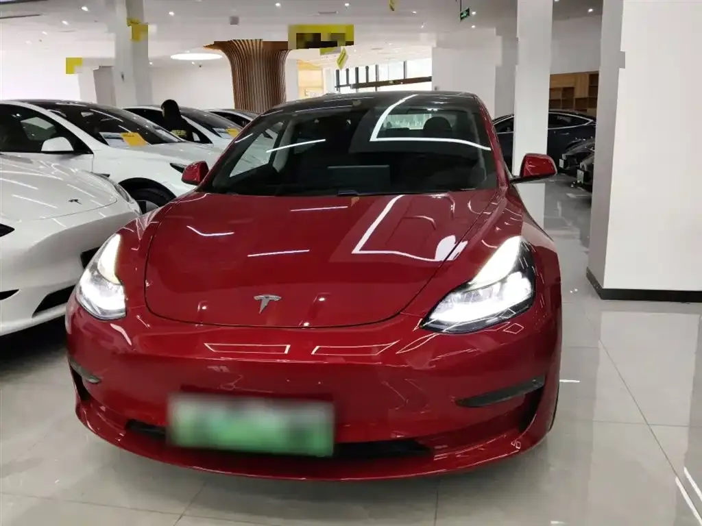 Tesla Model 3 — фото 8