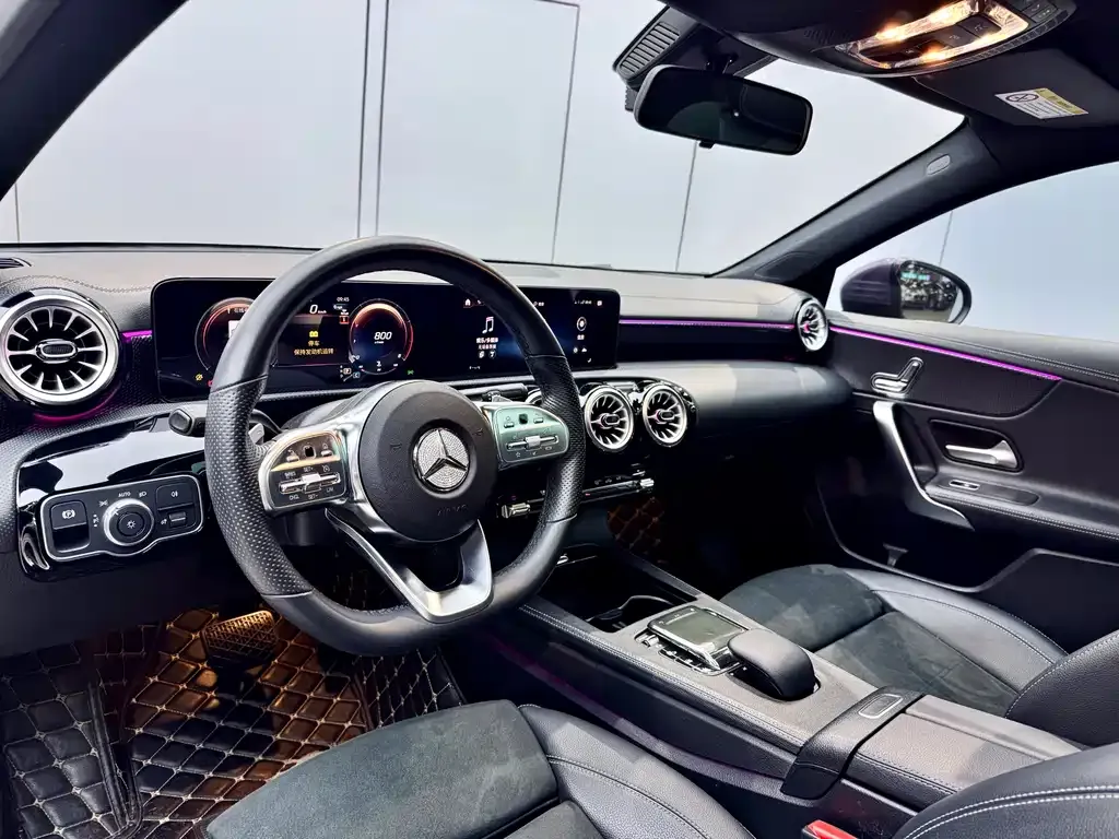 Mercedes-Benz A-Class — фото 10