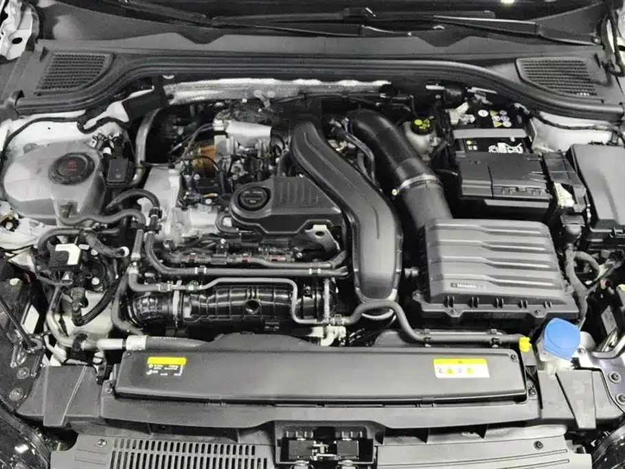 Volkswagen Golf 2024 из CN, фото 7