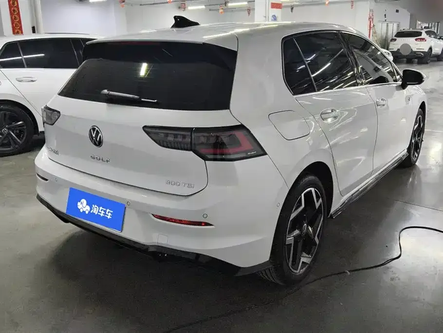 Volkswagen Golf 2024 из CN, фото 10
