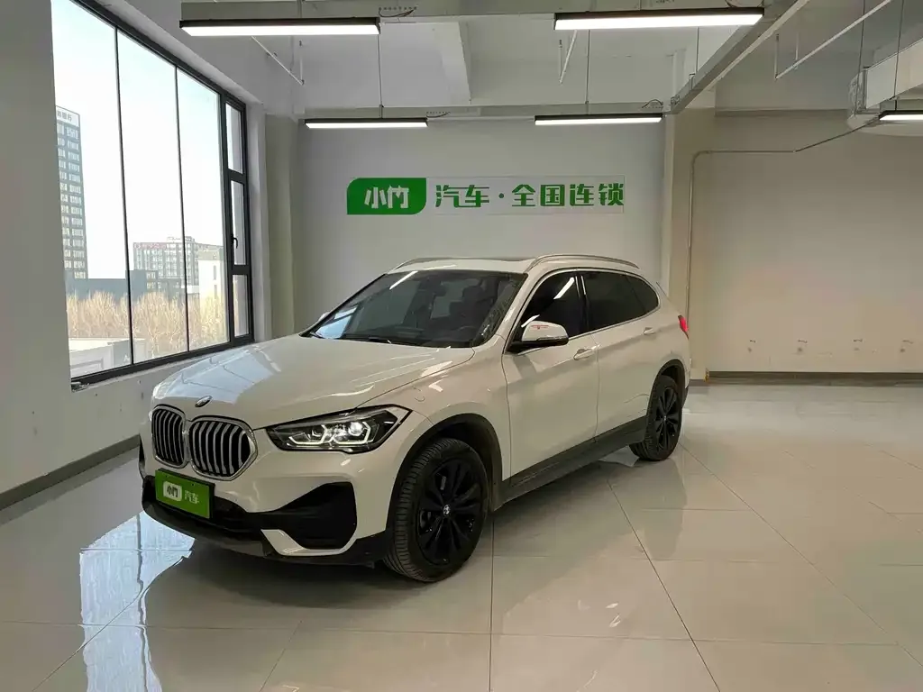BMW X1 — фото 1
