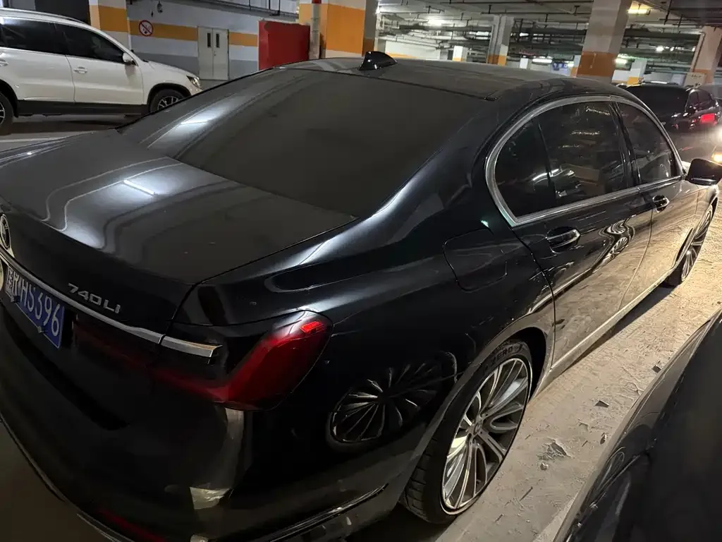 BMW 7 Series 2021 из CN, фото 3