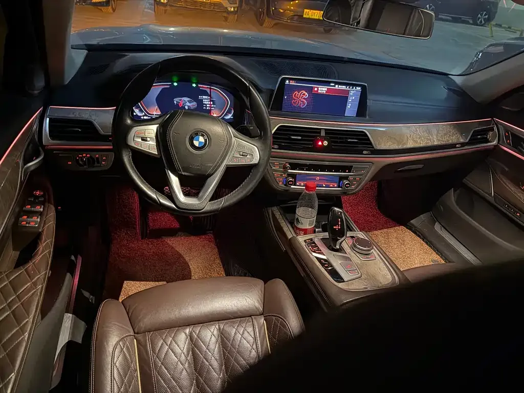 BMW 7 Series 2021 из CN, фото 2