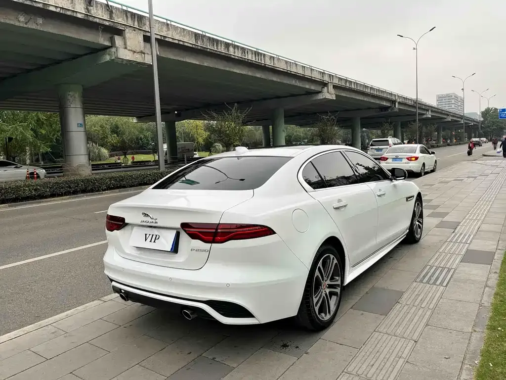 Jaguar XEL — фото 2
