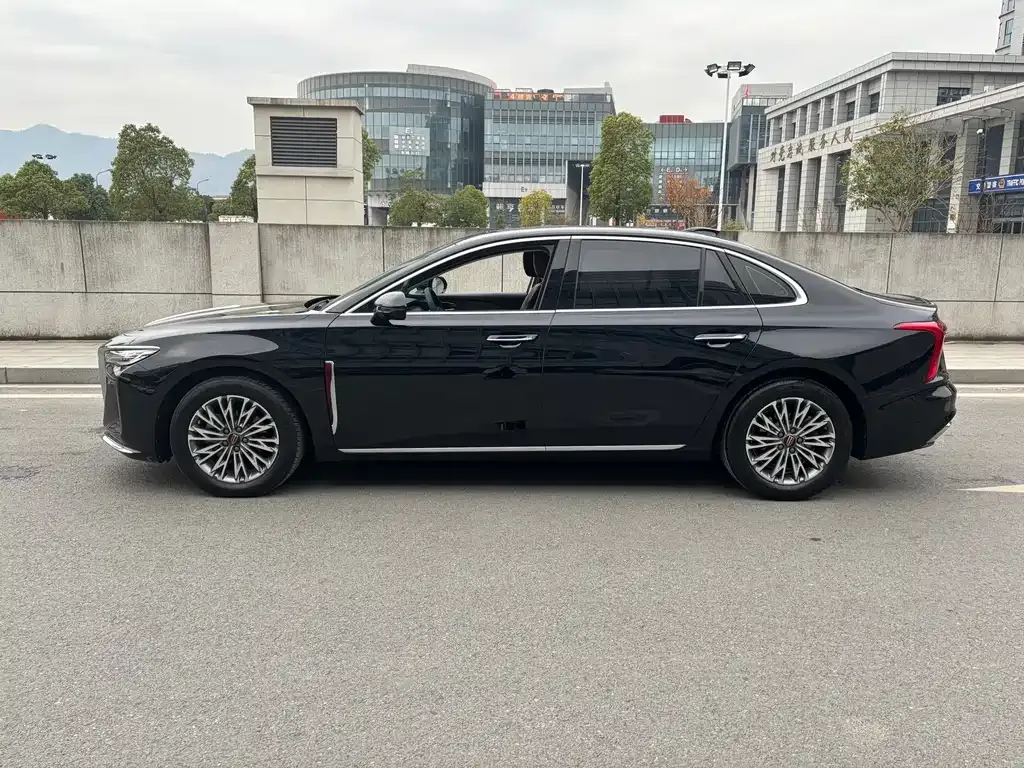Hongqi H5 — фото 4