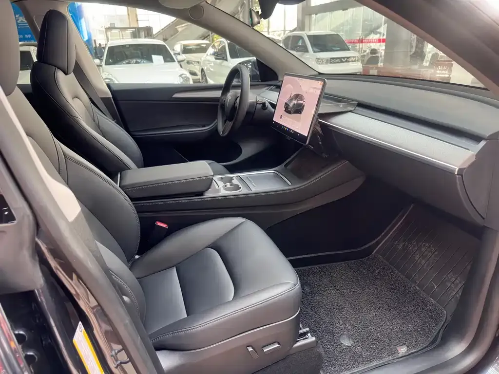 Tesla Model Y 2024 из CN, фото 3