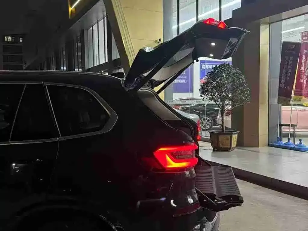 BMW X5 — фото 2