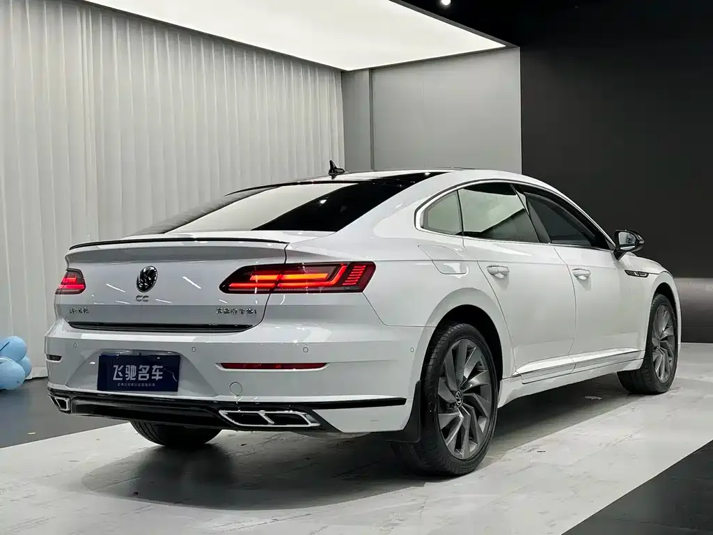 Volkswagen CC — фото 10