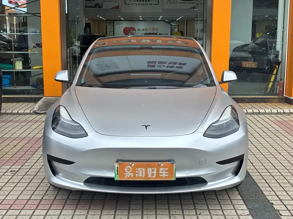 Tesla Model 3 — фото 9