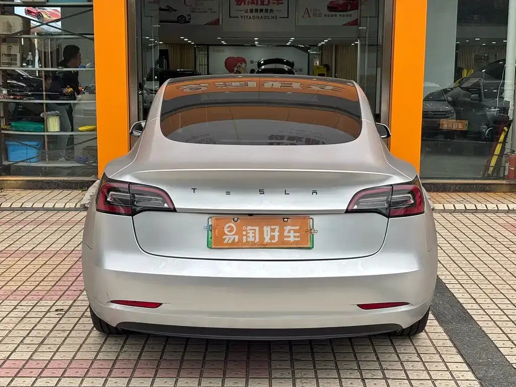 Tesla Model 3 — фото 6
