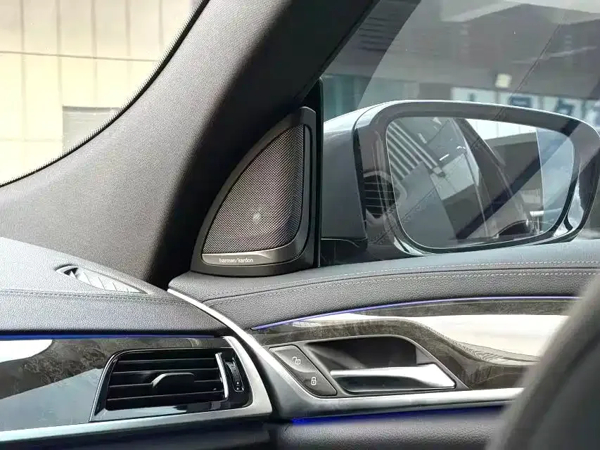 BMW 6 Series GT 2022 из CN, фото 10