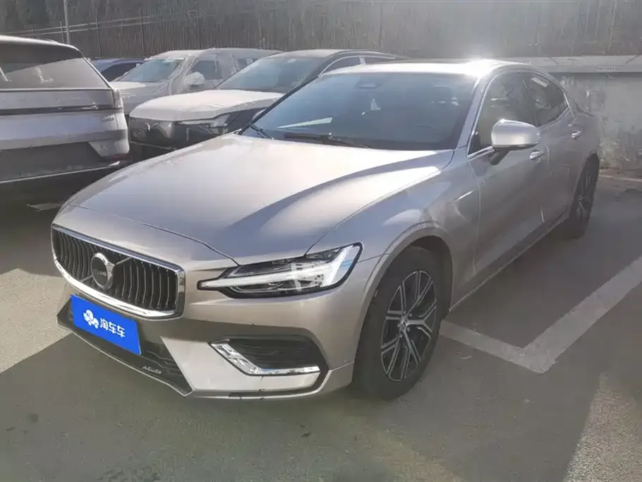 Volvo S60 2025 из CN, фото 1