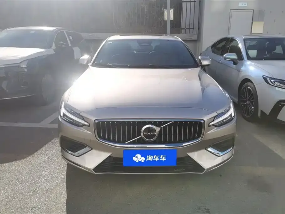 Volvo S60 2025 из CN, фото 2