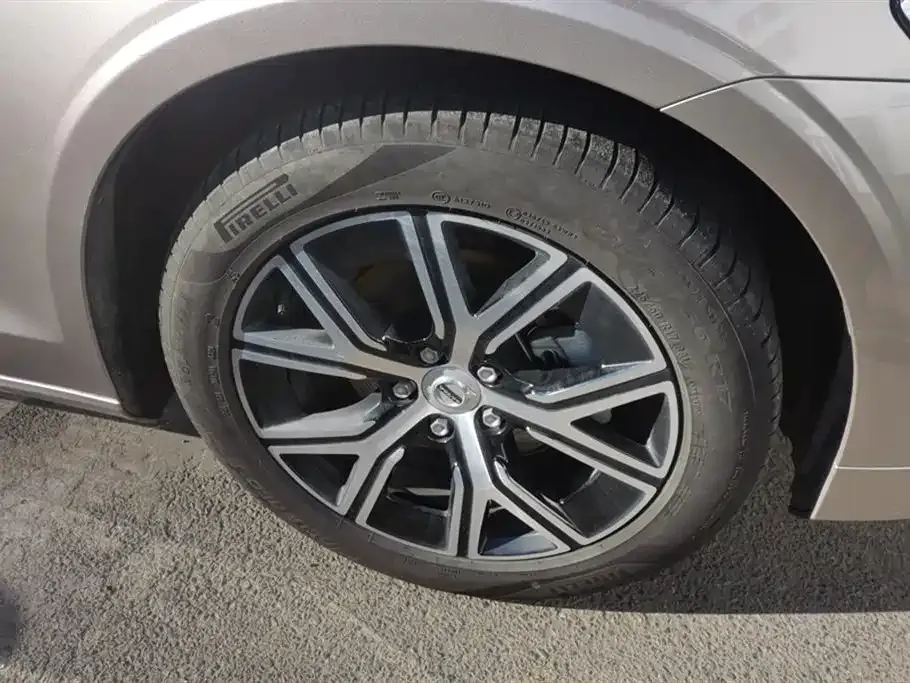 Volvo S60 2025 из CN, фото 9