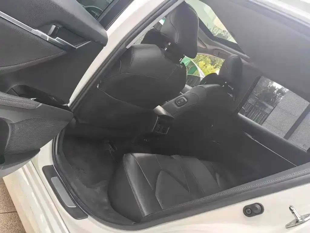 Toyota Camry 2021 из CN, фото 4