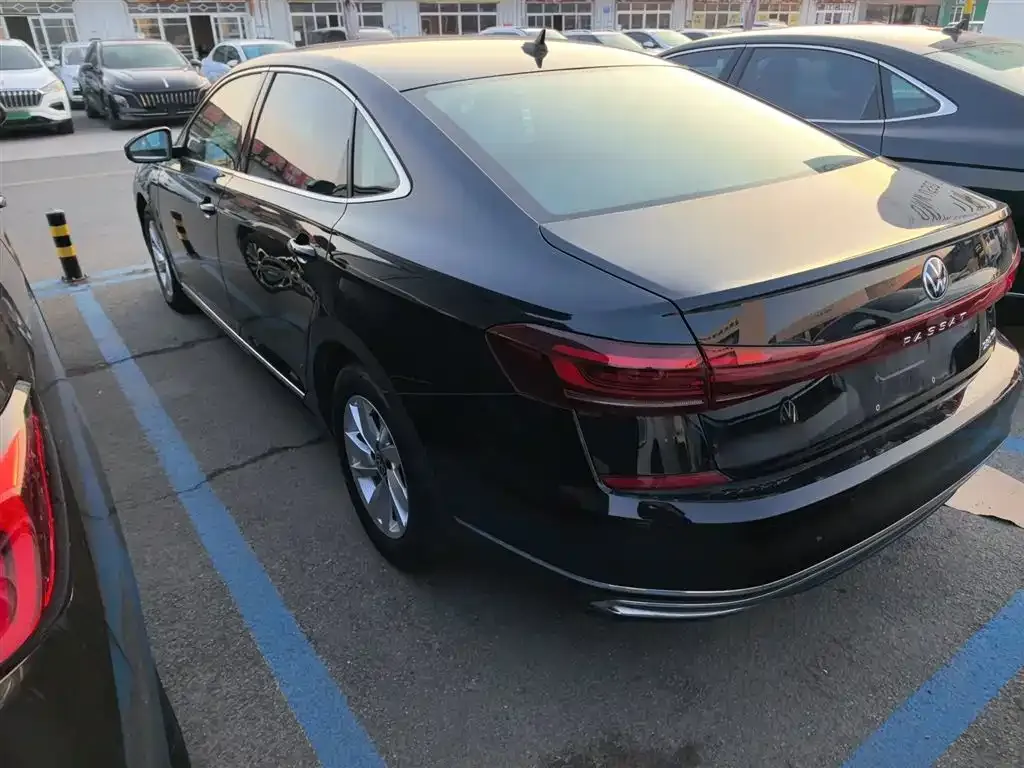 Volkswagen Passat — фото 7