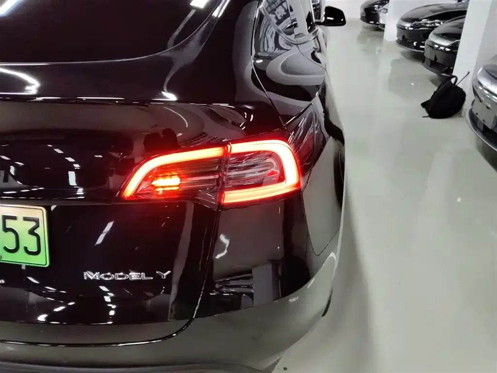 Tesla Model Y 2023 из CN, фото 8