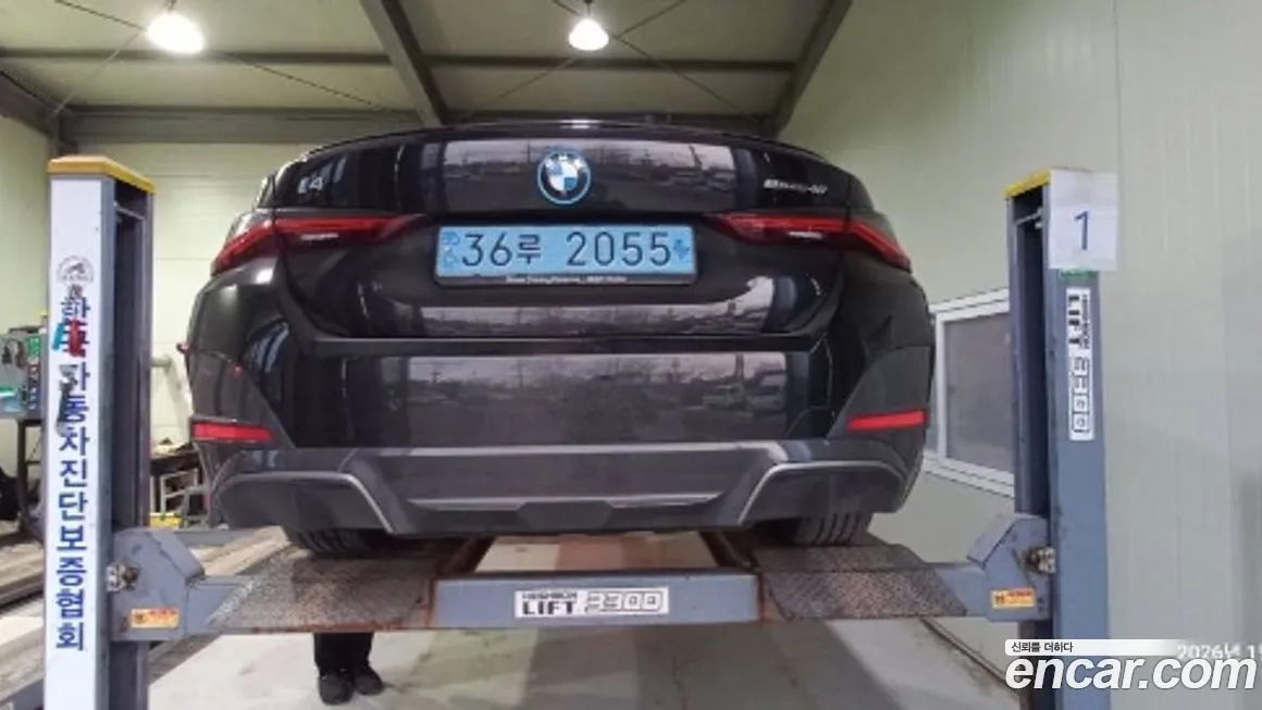 BMW i4 — фото 2