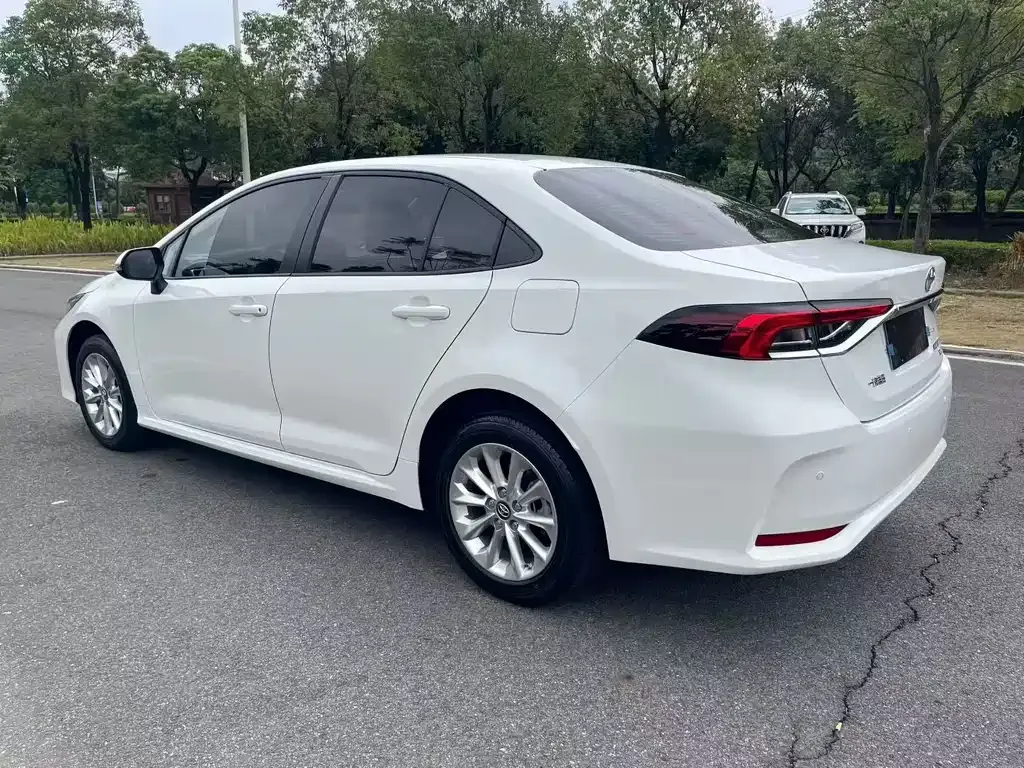 Toyota Corolla 2023 из CN, фото 8