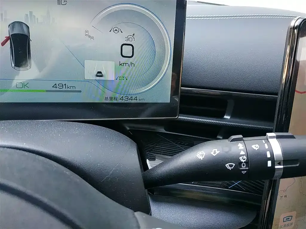 BYD Seal — фото 3