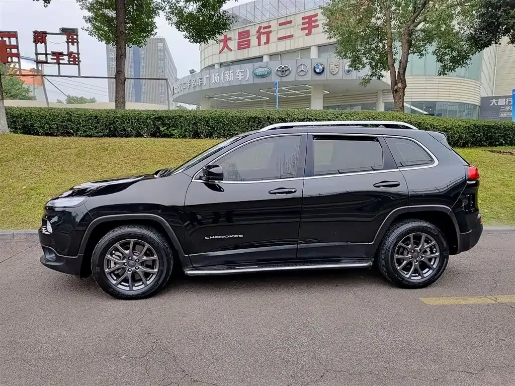Jeep Cherokee 2021 из CN, фото 3