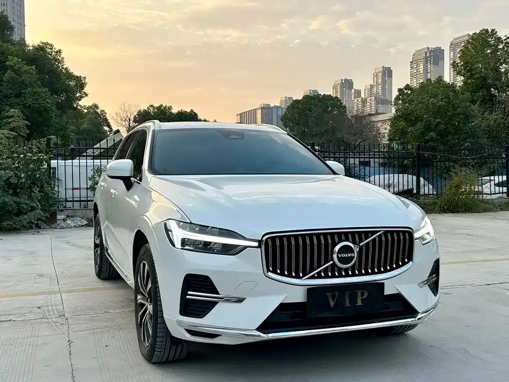 Volvo XC60 — фото 4