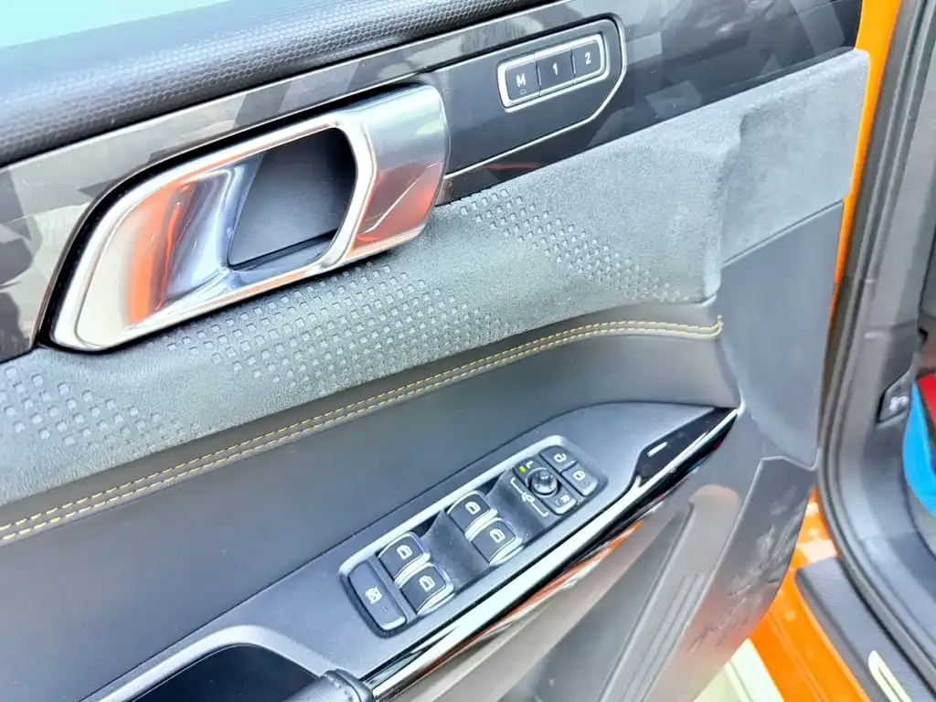 Lynk & Co 02 Hatchback 2021 из CN, фото 9