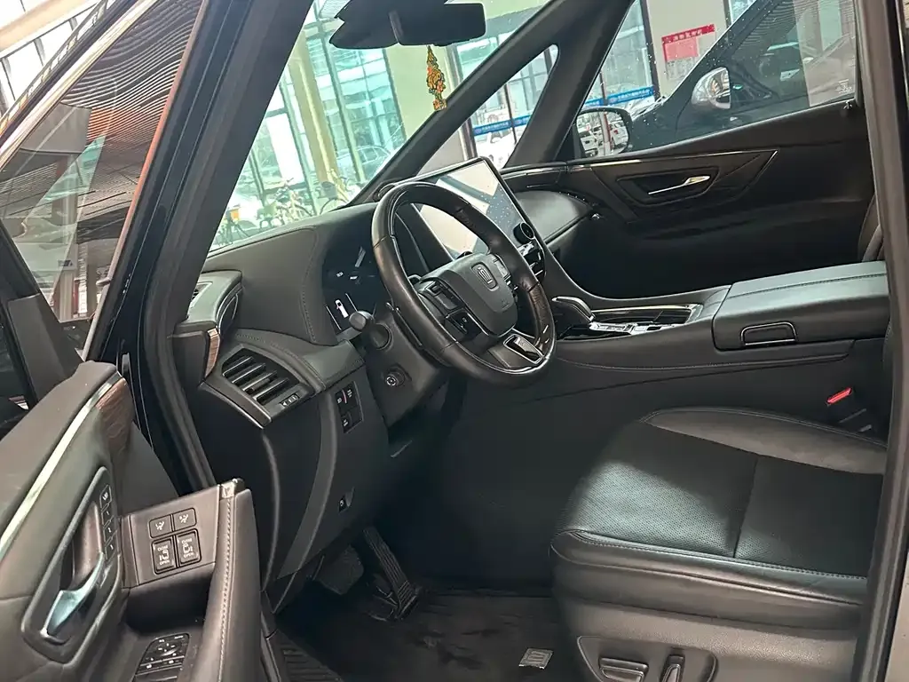 Toyota Vellfire 2023 из CN, фото 8
