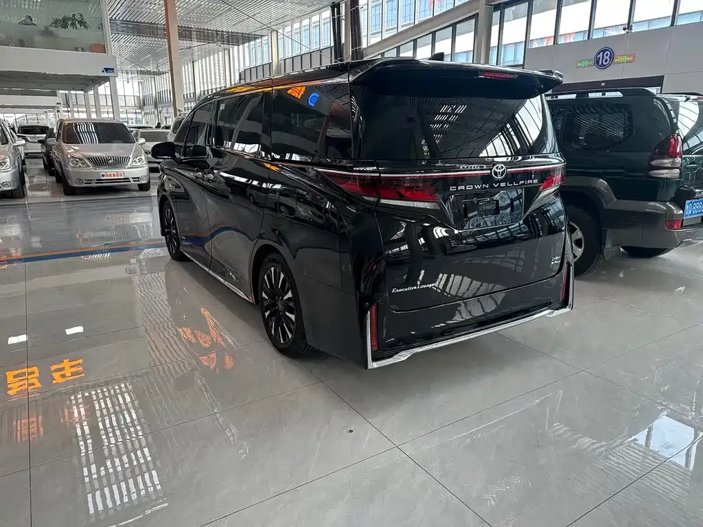 Toyota Vellfire 2023 из CN, фото 9