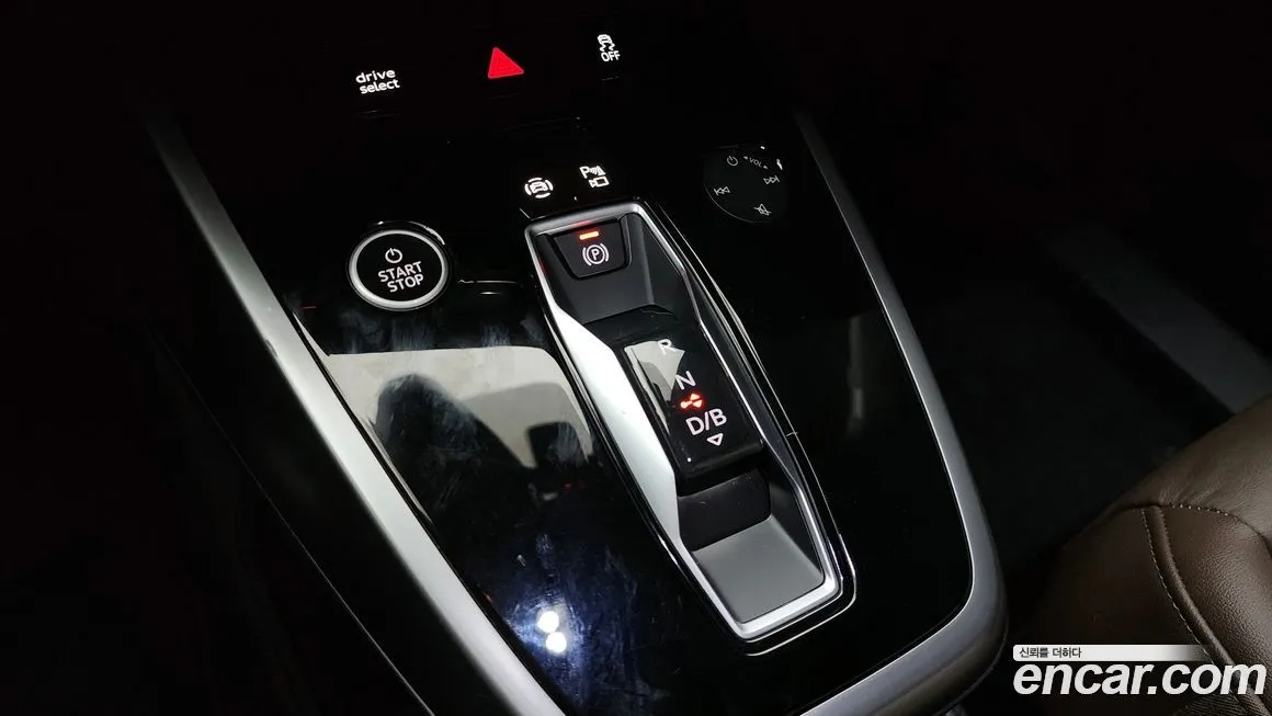 Audi Q4 e-tron — фото 8