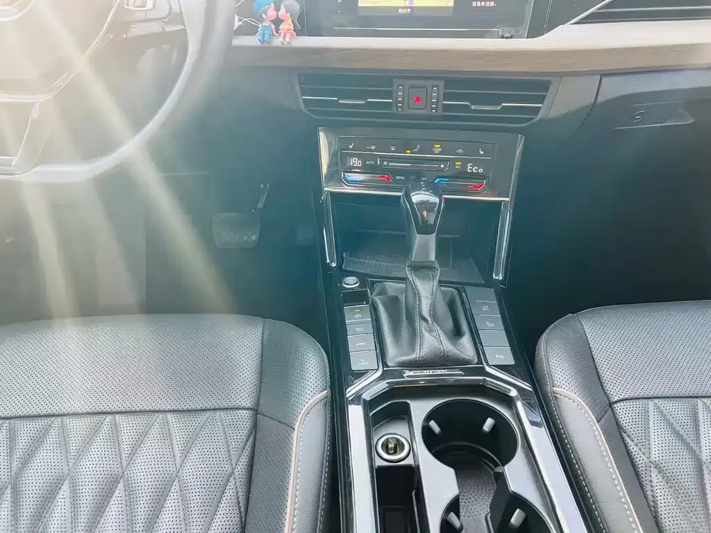 Volkswagen Passat New Energy 2021 из CN, фото 8