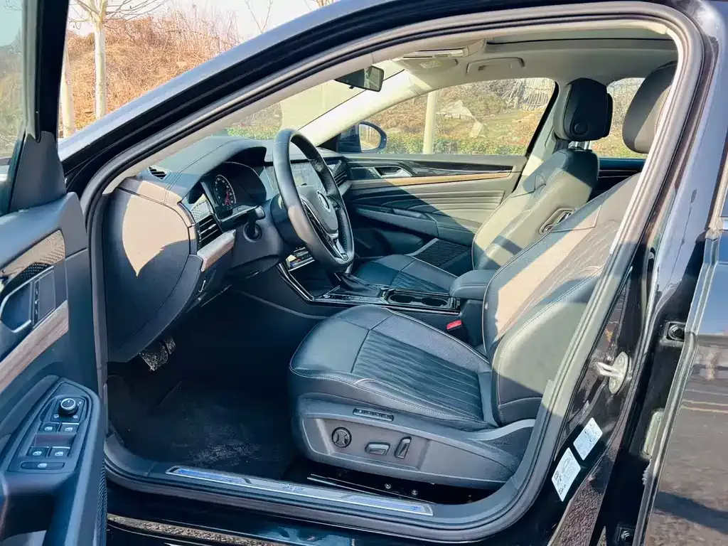 Volkswagen Passat New Energy 2021 из CN, фото 3