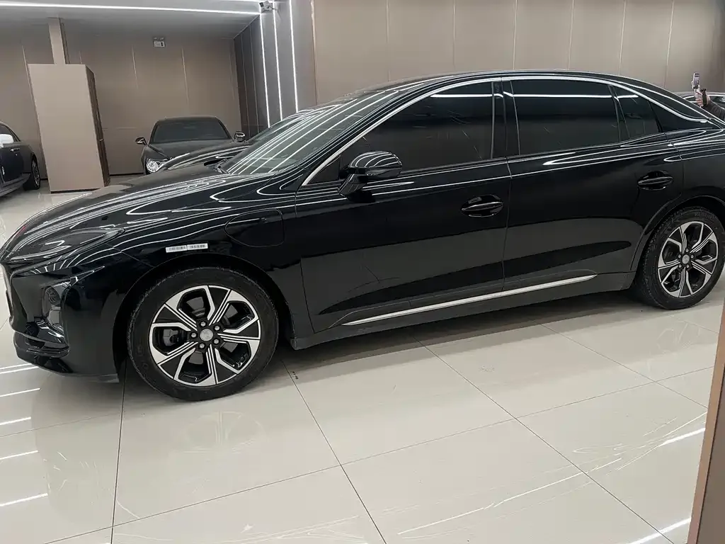 Hongqi E-QM5 — фото 8