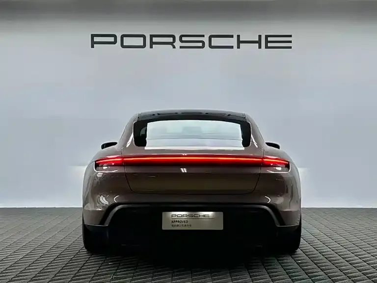 Porsche Taycan — фото 4