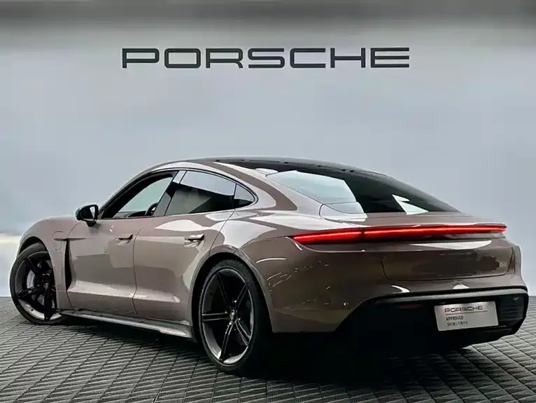 Porsche Taycan — фото 8