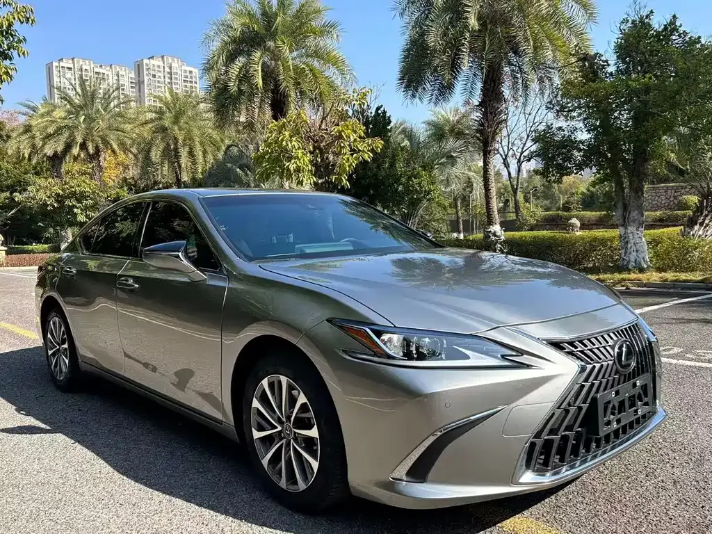 Lexus ES — фото 8