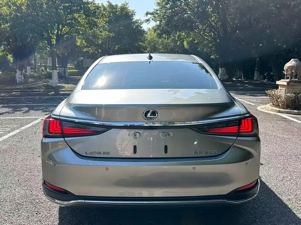 Lexus ES — фото 9