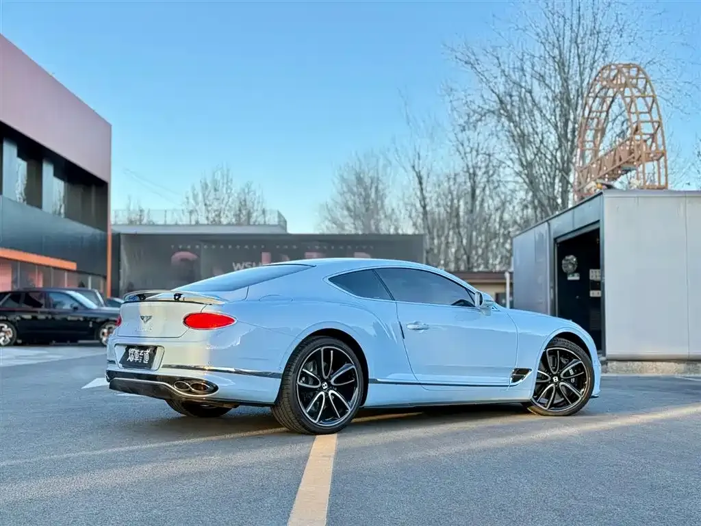 Bentley Continental 2025 из CN, фото 10