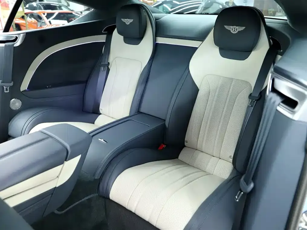 Bentley Continental 2025 из CN, фото 3