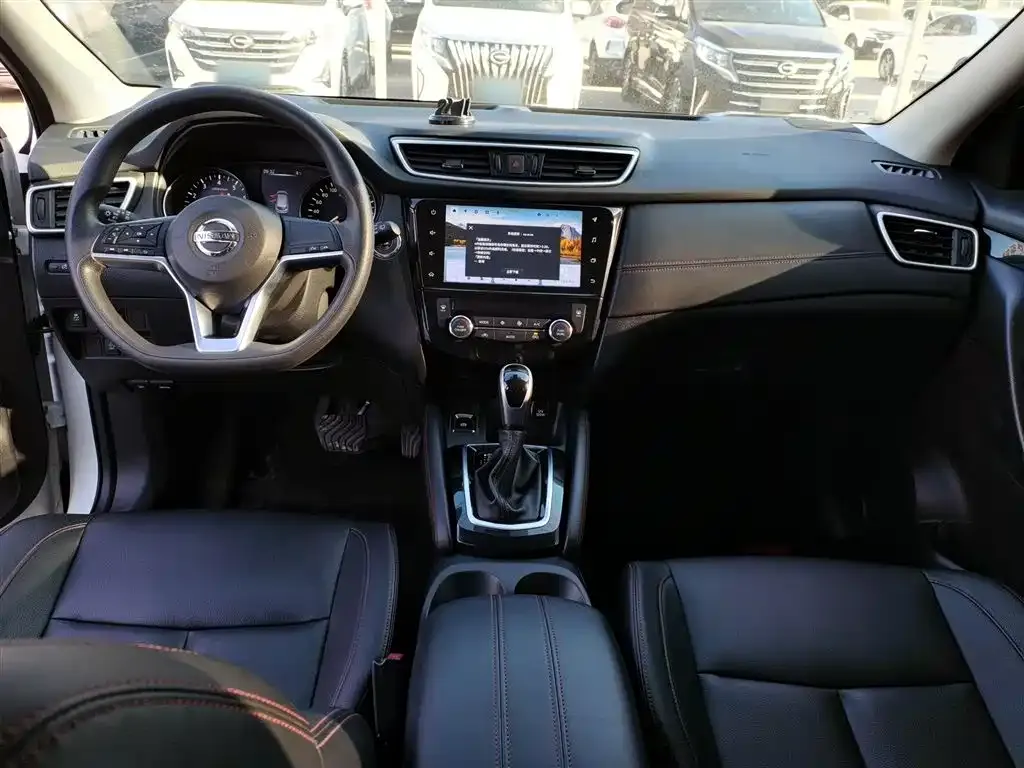 Nissan Qashqai — фото 10
