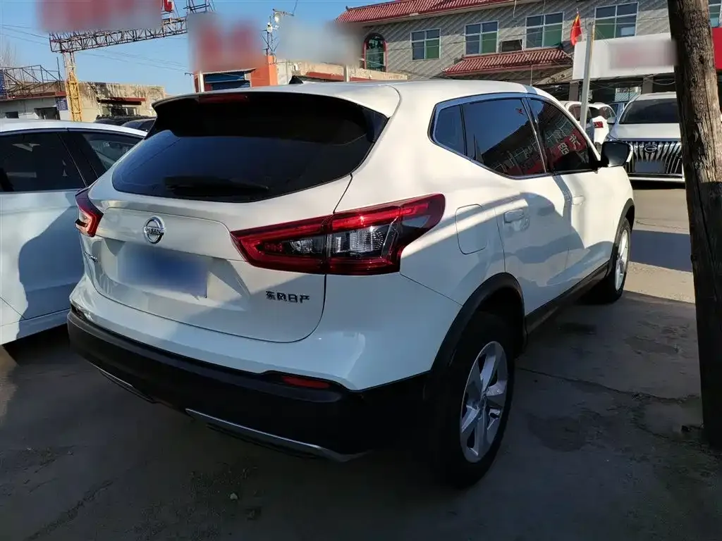 Nissan Qashqai — фото 7
