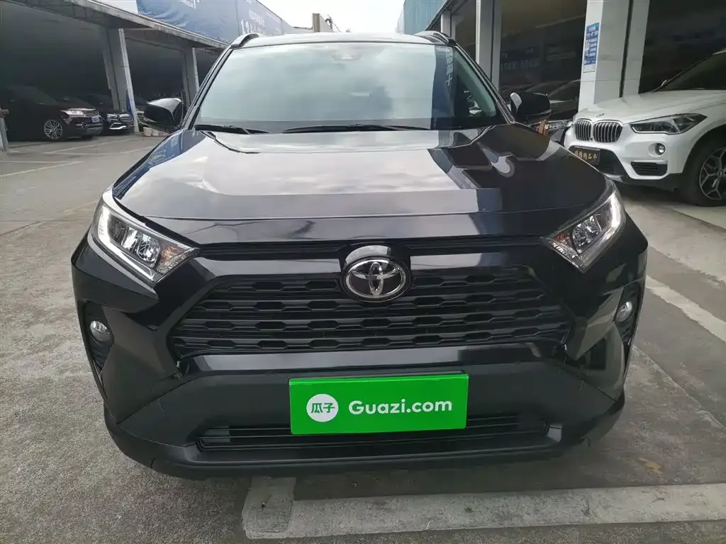 Toyota RAV4 2023 из CN, фото 3