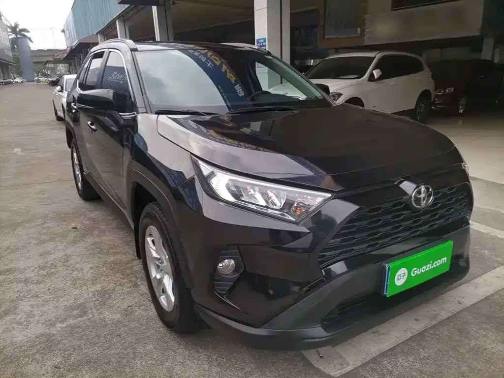 Toyota RAV4 2023 из CN, фото 4