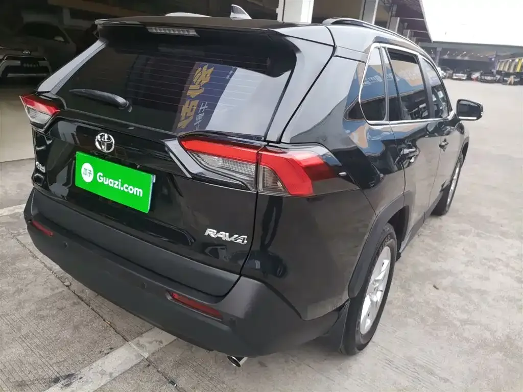 Toyota RAV4 2023 из CN, фото 7