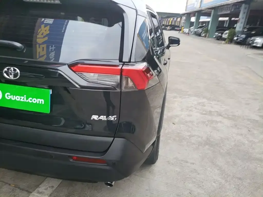 Toyota RAV4 2023 из CN, фото 8